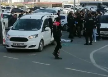 Adliye önünde silahlı kavga: 3 ölü