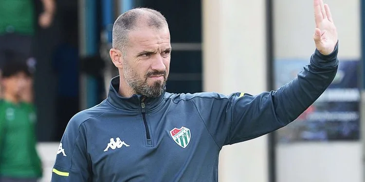 Bursaspor’da Mustafa Er ile anlaşma sağladı