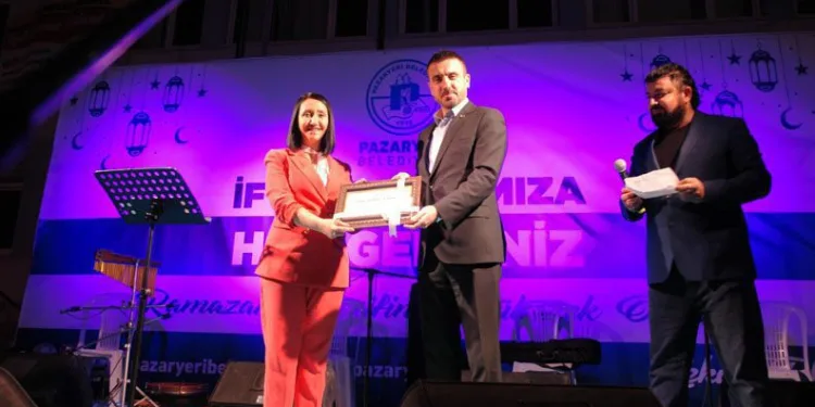 Başkan Tanır’a fahri hemşehrilik beratı