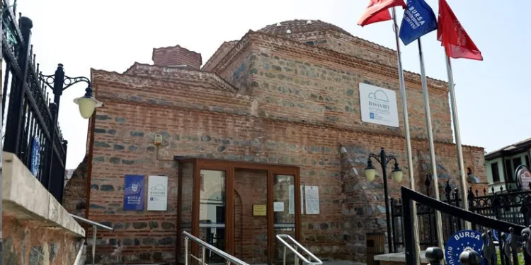 Bursa’da tarihi hamam kütüphane oldu