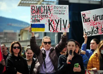 Bursa’daki Ukraynalılar savaşı protesto etti