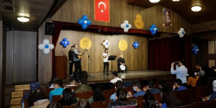 Otizm Farkındalık Günü İnegöl’de renkli görüntülere sahne oldu