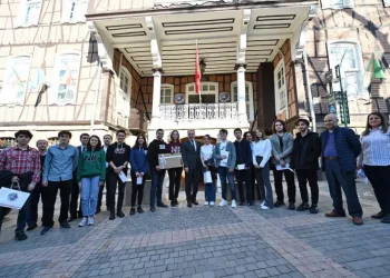 Bursa’da derece yapan öğrencilere ödül