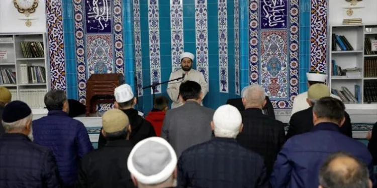 Hafız Ali Derman teravihte İnegöllülerle buluştu