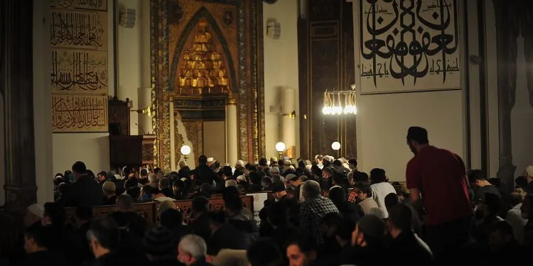 Ulu Cami’de 2 yıl aradan sonra ilk teravih