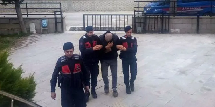 Köprü demirlerini çalan hırsız tutuklandı