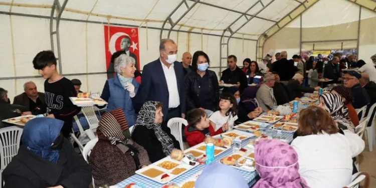 Mudanyalılar iftar sofrasında buluştu