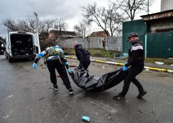 Sivil katliamı! Toplu mezarlara gömülüyorlar