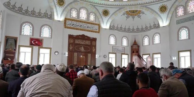 Bursa’da Şehitler Camii ibadete açıldı