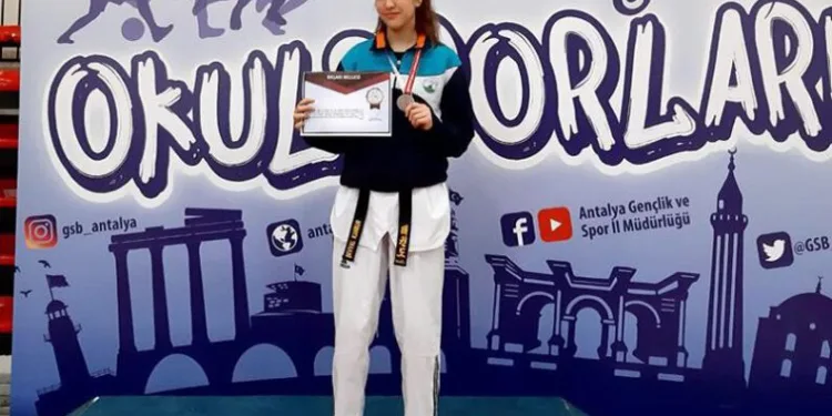 Osmangazili tekvandocudan bronz madalya