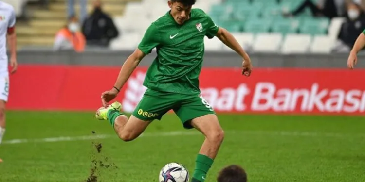 Bursaspor’da Hasan Sabri Karaca en az 6 ay yok!