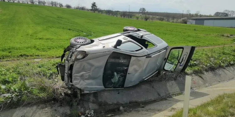 Bursa’da bariyerlere çarpıp şarampole yuvarlandı