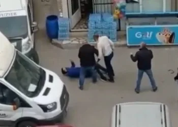 Bursa’da yol verme kavgasında hastanelik oldu