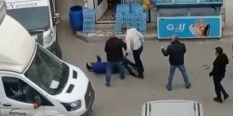 Bursa’da yol verme kavgasında hastanelik oldu