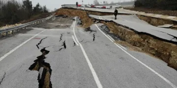 Karadeniz’i İstanbul’a bağlayan yol çöktü