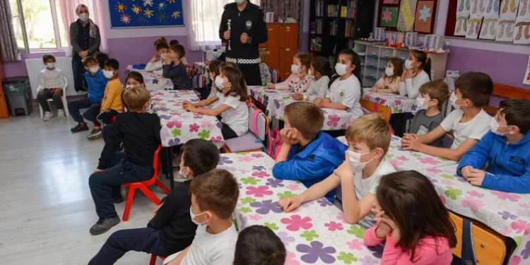 Nilüfer zabıtasından çocuklara çevre eğitimi