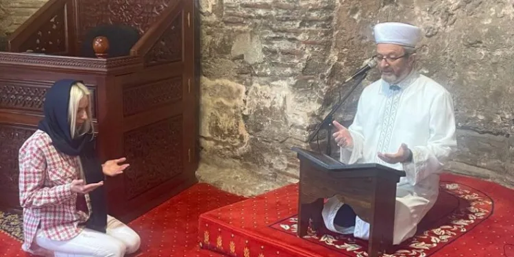 Ukraynalı kadın Bursa’da müslüman oldu