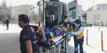Bursa’da yıkılan duvarın altında kaldı