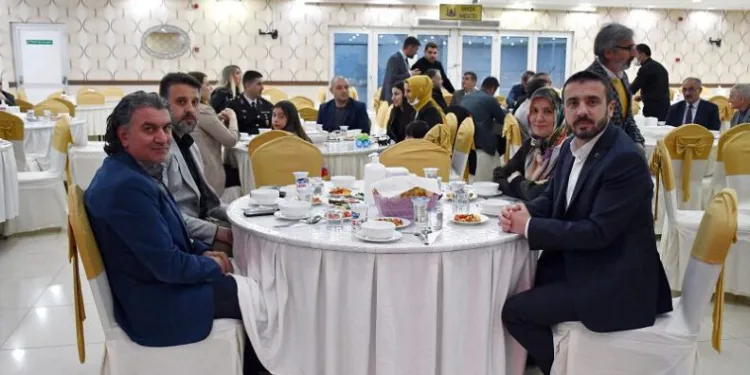 Başkan Tanır şehit aileleriyle iftarda buluştu