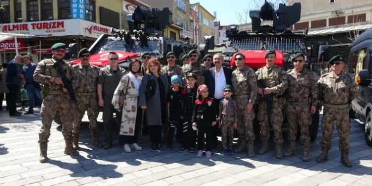 Bursa’da polis haftası etkinliklerle kutlandı