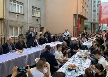 Bursalı vekilden doğup büyüdüğü mahallede iftar