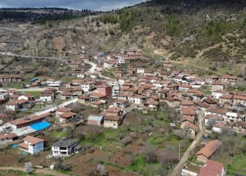 Bursa’da bu köye camiyi görmek için geliyorlar