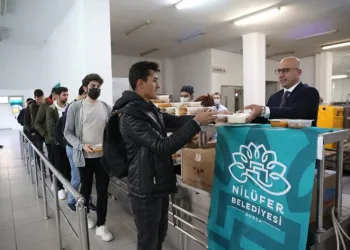Nilüfer Belediyesi’nden öğrencilere iftar yemeği