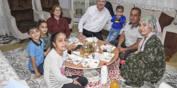 Başkan Özkan iftar sofralarına konuk oluyor