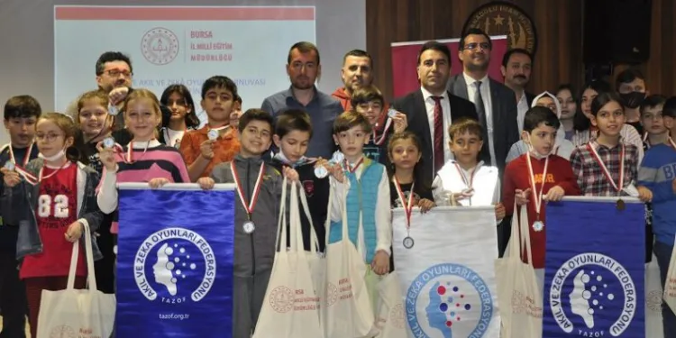 Akıl ve zeka oyunları finalinde dereceye giren öğrenciler ödül aldı