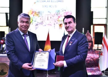 TÜRKSOY’dan Dündar’a onur madalyası