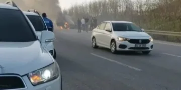 Bursa’da seyir halindeki araçta yangın çıktı