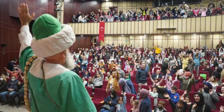 Yıldırım’da ramazan gösterisi çocukların beğenisini topladı