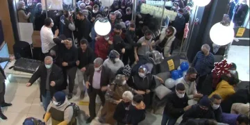 Ankara’da ucuzluk izdihamı
