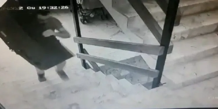 Bursa’da girdiği evden televizyon çaldı