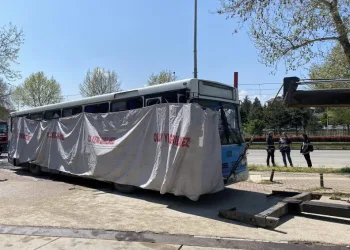 Patlamanın yaşandığı otobüs bölgeden kaldırıldı