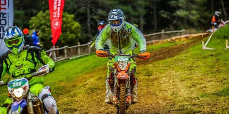 Süper Enduro’dan İZMOK kupalarla döndü
