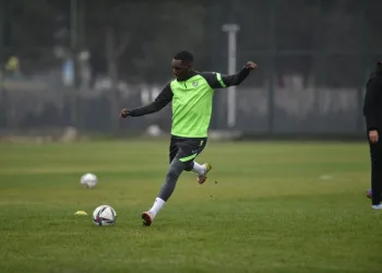 Bursaspor, Thievy Bifouma’yı affetti