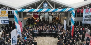 Bursa Millet Mahallesi giyim pazarı hizmete açıldı