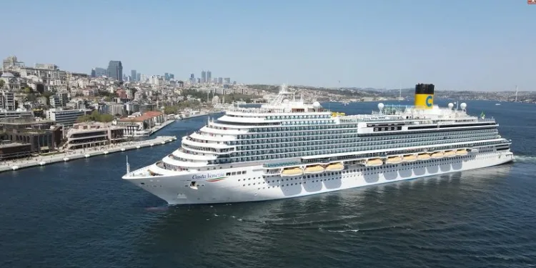 Dev kruvaziyer gemisi ‘Costa Venezia’ Türkiye’de