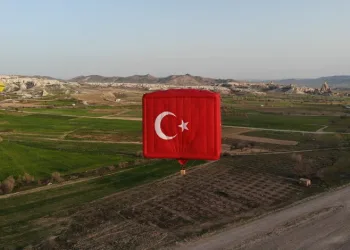Dünyanın en büyük bayrak balonu