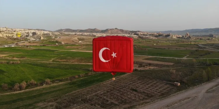 Dünyanın en büyük bayrak balonu