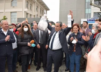 CHP Bursa il teşkilatı elektrik borcunu ödedi