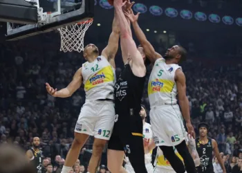 Frutti Extra Bursaspor çeyrek finalde