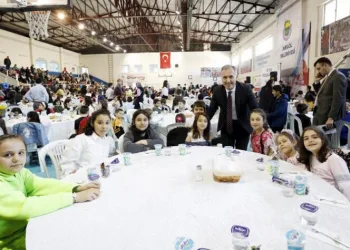 Bursa’da 400 çocuk tekne orucuyla iftar yaptı