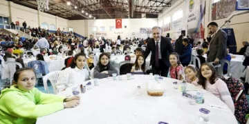 Bursa’da 400 çocuk tekne orucuyla iftar yaptı