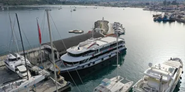 Seferihisar-Samos feribot seferleri başladı