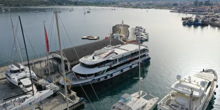 Seferihisar-Samos feribot seferleri başladı