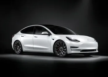 Tesla Çin’den araçlarını geri çağırdı