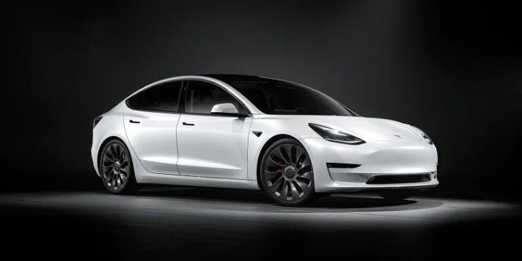 Tesla Çin’den araçlarını geri çağırdı