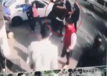 Bursa’da tartıştığı kadını sokak ortasında dövdü